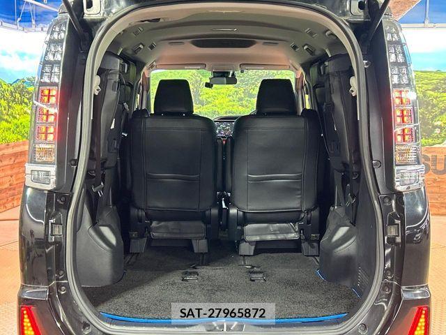 Toyota VOXY HYBRID 2017-02 7227010-10
