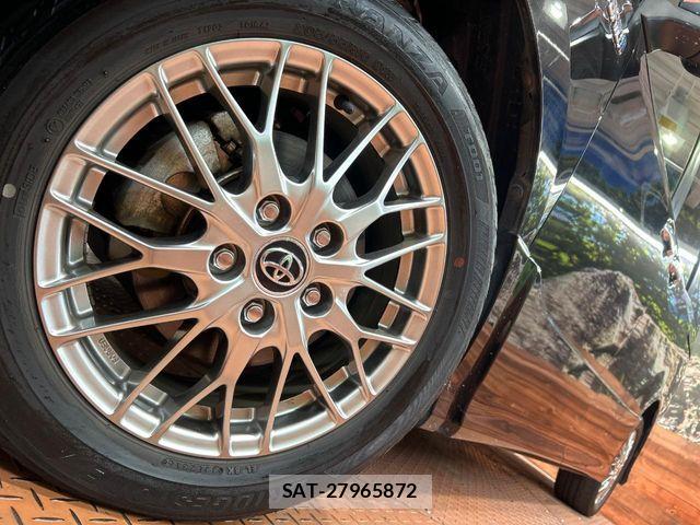Toyota VOXY HYBRID 2017-02 7227010-12