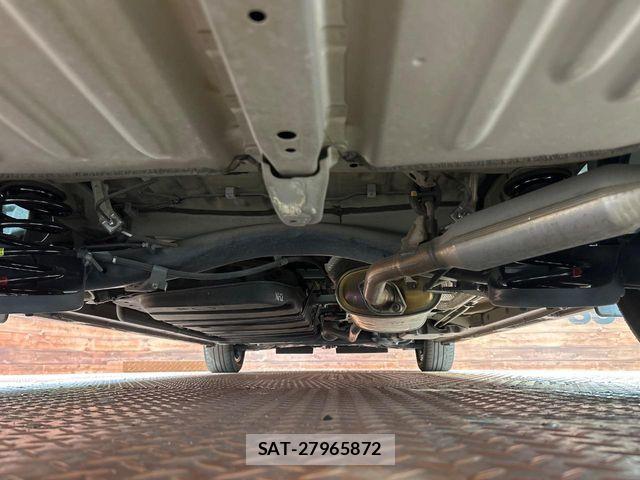 Toyota VOXY HYBRID 2017-02 7227010-18