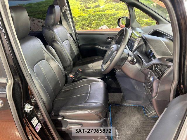 Toyota VOXY HYBRID 2017-02 7227010-7