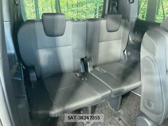 Toyota VOXY HYBRID 2018-03 7227011-9