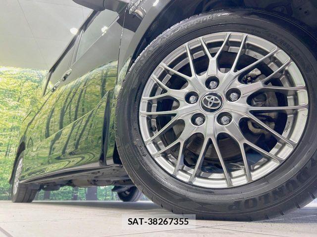 Toyota VOXY HYBRID 2018-03 7227011-13