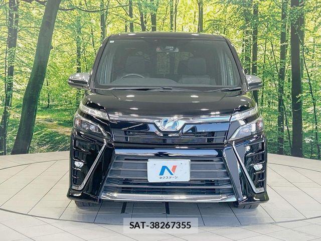 Toyota VOXY HYBRID 2018-03 7227011-14