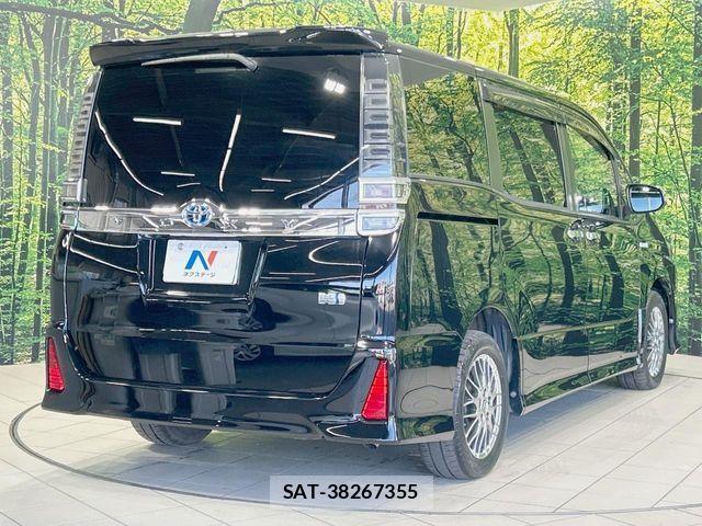 Toyota VOXY HYBRID 2018-03 7227011-16