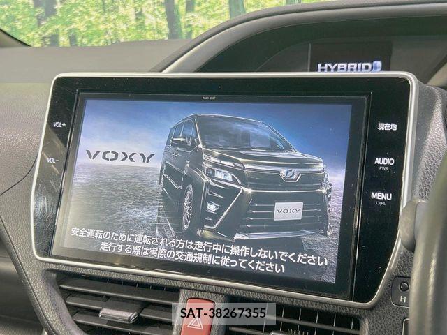 Toyota VOXY HYBRID 2018-03 7227011-3