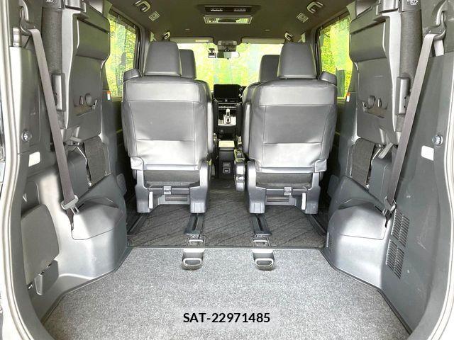 Toyota VOXY HYBRID 2024-10 7227055-9