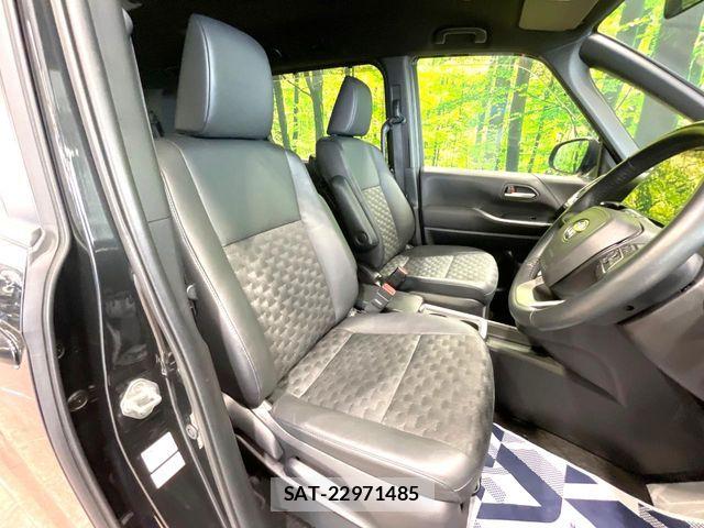 Toyota VOXY HYBRID 2024-10 7227055-7