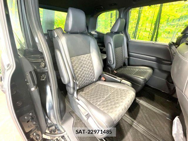Toyota VOXY HYBRID 2024-10 7227055-8