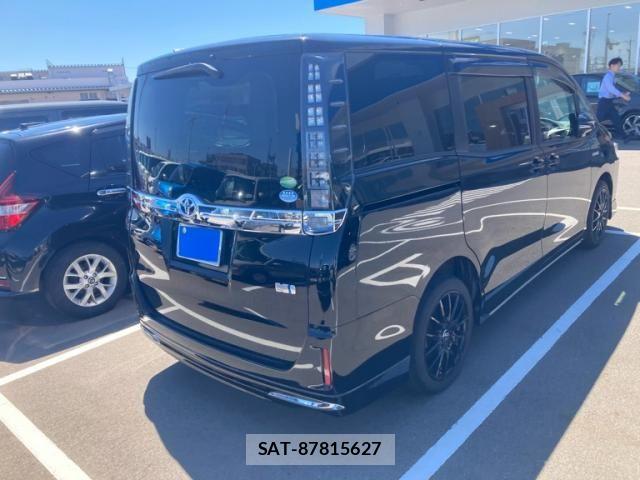 Toyota VOXY HYBRID 2014-03 7226999-2