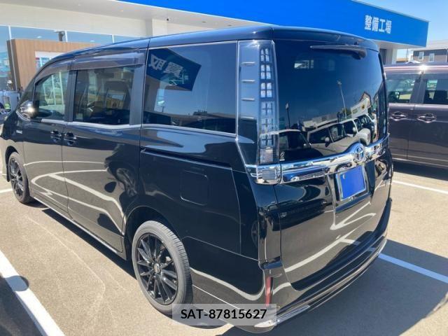Toyota VOXY HYBRID 2014-03 7226999-3
