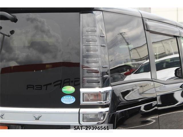Toyota VOXY HYBRID 2019-04 7227021-11