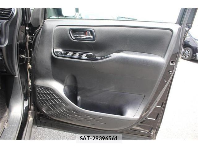 Toyota VOXY HYBRID 2019-04 7227021-14