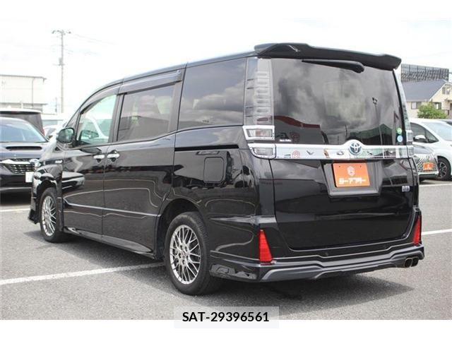 Toyota VOXY HYBRID 2019-04 7227021-1