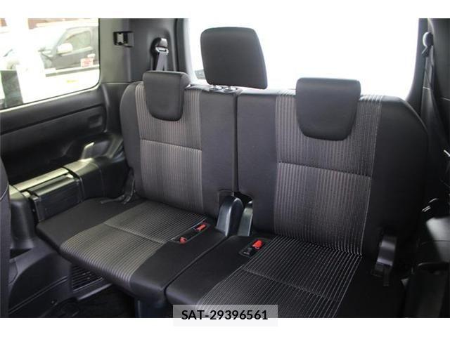 Toyota VOXY HYBRID 2019-04 7227021-19