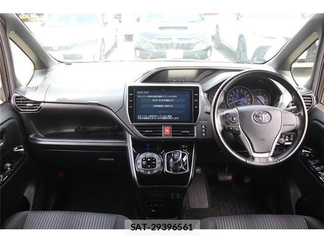 Toyota VOXY HYBRID 2019-04 7227021-20