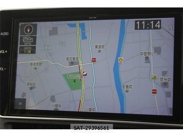 Toyota VOXY HYBRID 2019-04 7227021-22