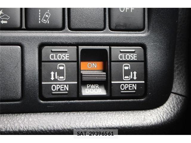 Toyota VOXY HYBRID 2019-04 7227021-26