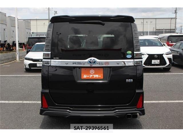 Toyota VOXY HYBRID 2019-04 7227021-2