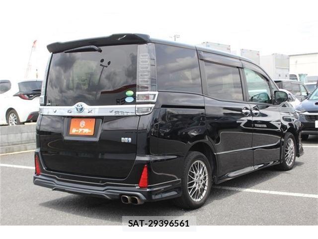 Toyota VOXY HYBRID 2019-04 7227021-3