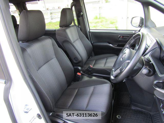 Toyota VOXY HYBRID 2021-05 7217939-10