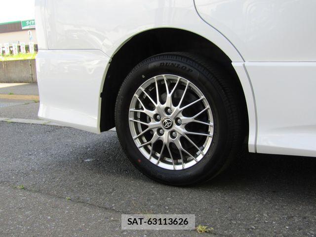 Toyota VOXY HYBRID 2021-05 7217939-13