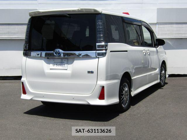 Toyota VOXY HYBRID 2021-05 7217939-4