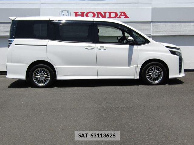 Toyota VOXY HYBRID 2021-05 7217939-5