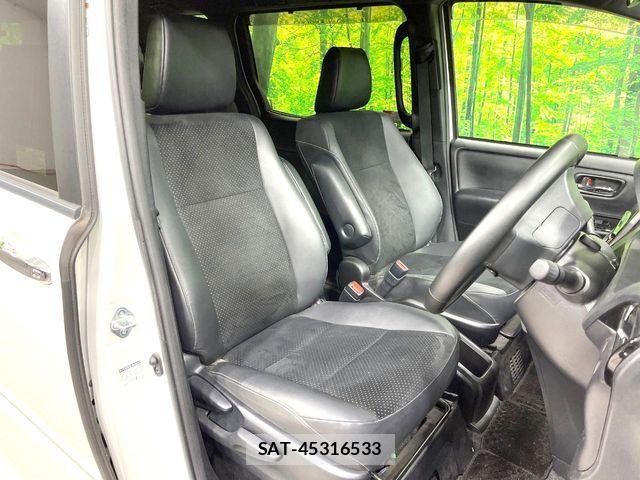 Toyota VOXY HYBRID 2021-07 7227024-8