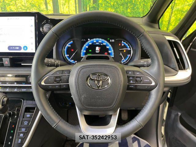 Toyota VOXY HYBRID 2024-06 7217327-11