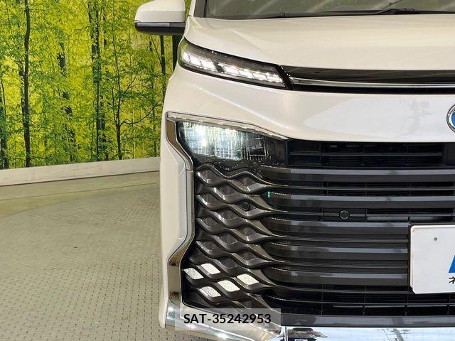 Toyota VOXY HYBRID 2024-06 7217327-12