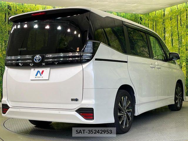 Toyota VOXY HYBRID 2024-06 7217327-16