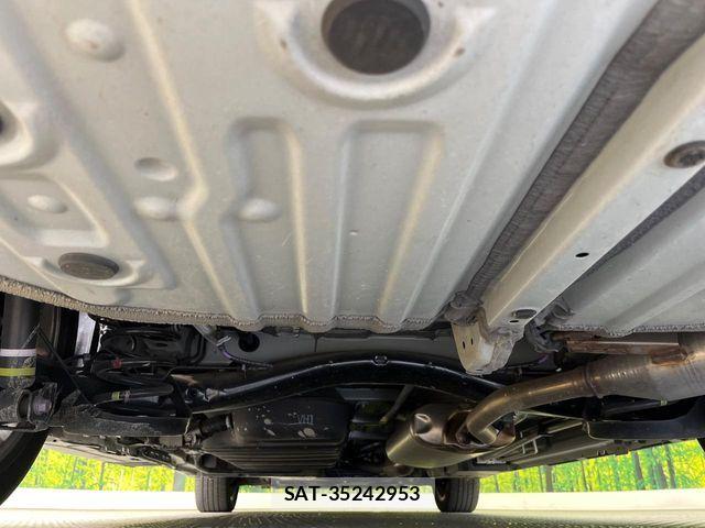 Toyota VOXY HYBRID 2024-06 7217327-18