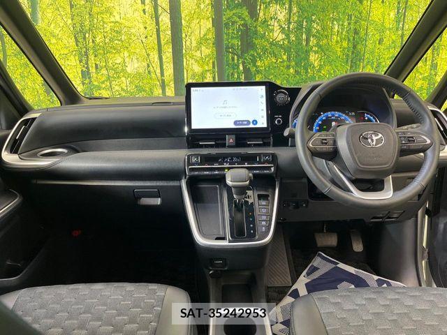 Toyota VOXY HYBRID 2024-06 7217327-1