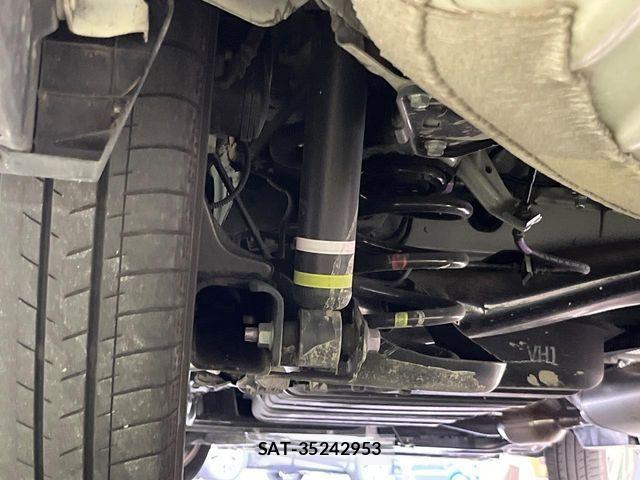 Toyota VOXY HYBRID 2024-06 7217327-19