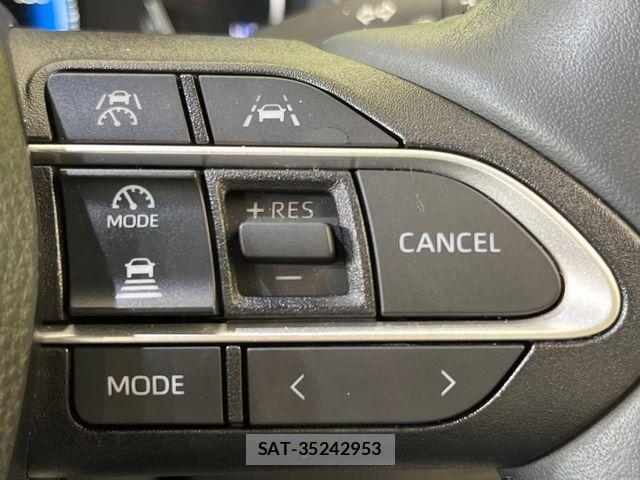 Toyota VOXY HYBRID 2024-06 7217327-6
