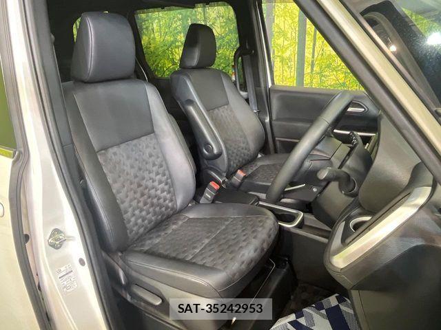 Toyota VOXY HYBRID 2024-06 7217327-7