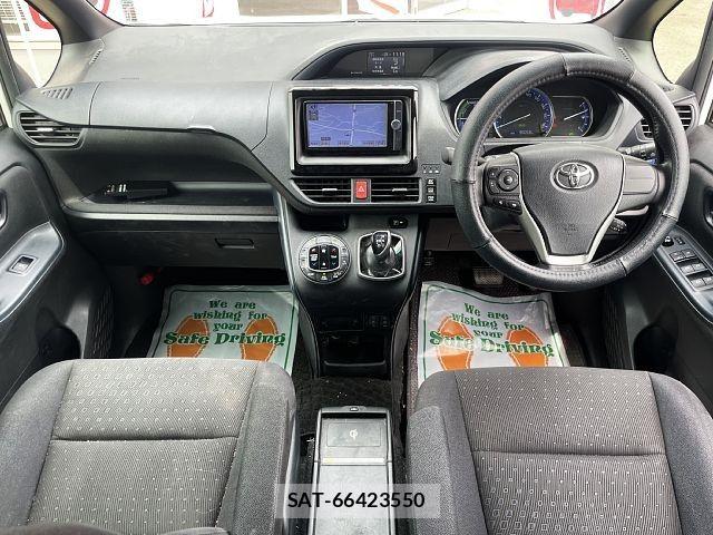 Toyota VOXY HYBRID 2014-08 7227001-1