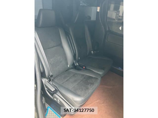 Toyota VOXY HYBRID 2021-07 7227027-10