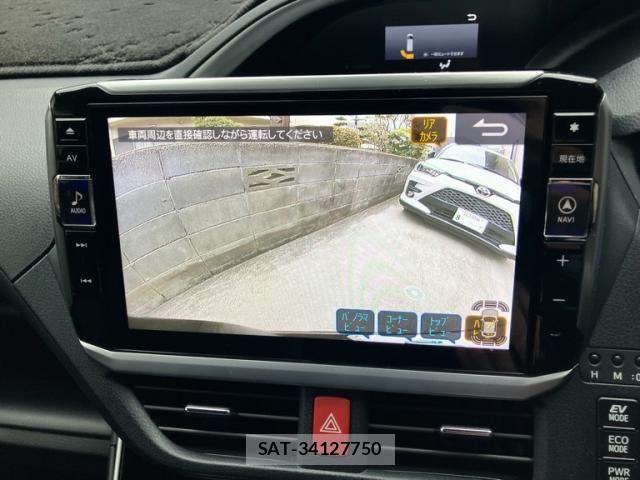 Toyota VOXY HYBRID 2021-07 7227027-18