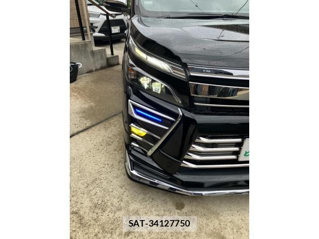 Toyota VOXY HYBRID 2021-07 7227027-5
