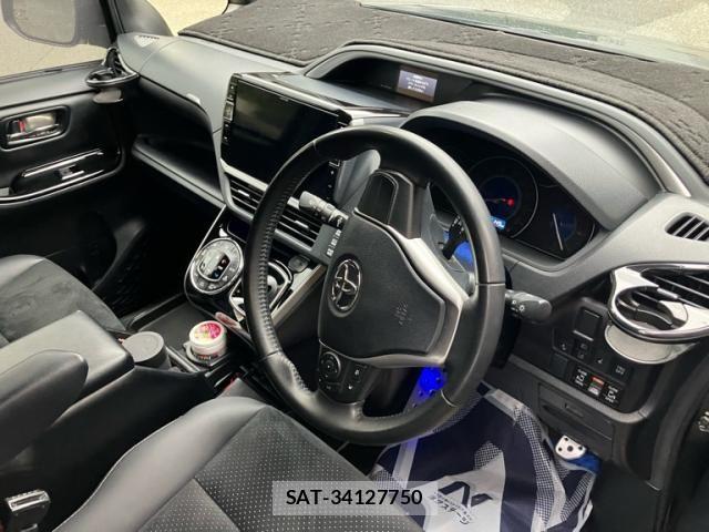 Toyota VOXY HYBRID 2021-07 7227027-8