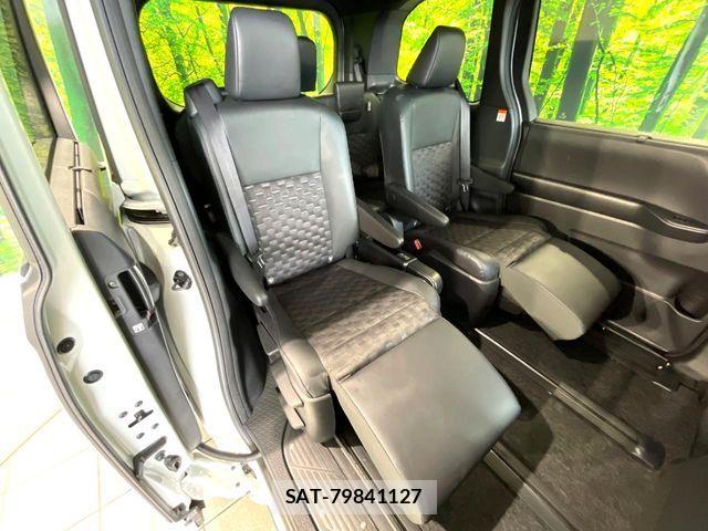 Toyota VOXY HYBRID 2024-12 7227057-8