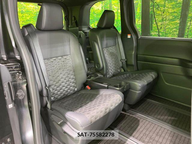 Toyota VOXY HYBRID 2023-09 7227045-10