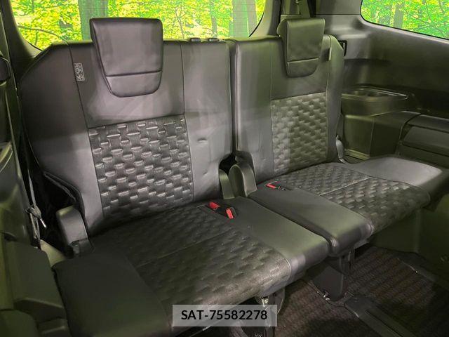 Toyota VOXY HYBRID 2023-09 7227045-11