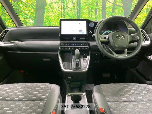 Toyota VOXY HYBRID 2023-09 7227045-1