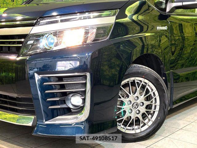 Toyota VOXY HYBRID 2017-06 7227008-11