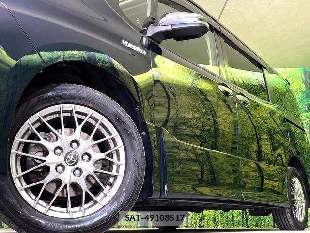 Toyota VOXY HYBRID 2017-06 7227008-12