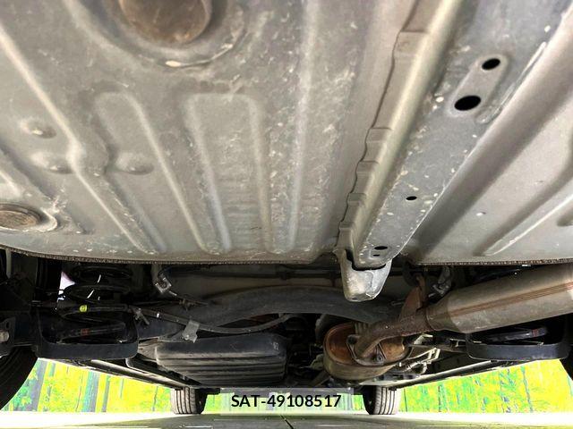 Toyota VOXY HYBRID 2017-06 7227008-18