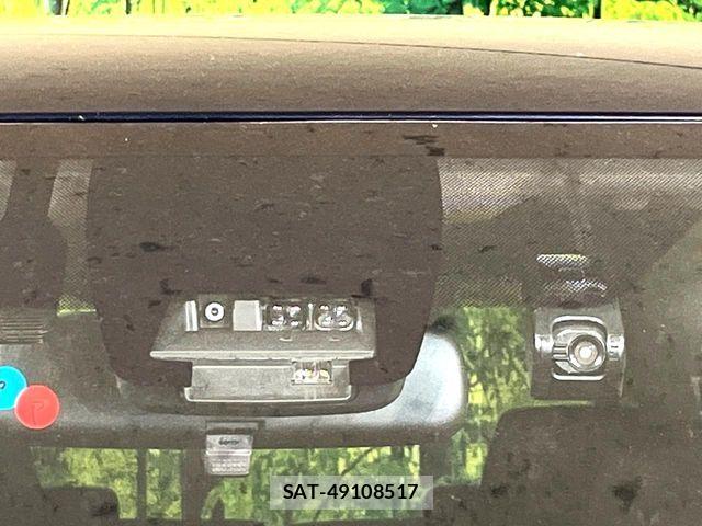 Toyota VOXY HYBRID 2017-06 7227008-3