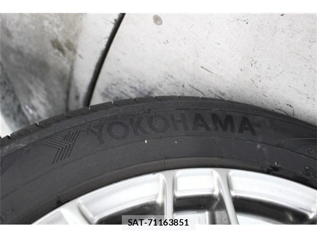 Toyota VOXY HYBRID 2018-04 7227012-18
